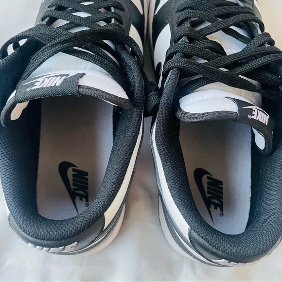 Nike Dunk Low Panda Women’s Sz. 10 Mens Sz. 8.5 DD1503-101 Black/White - Picture 6 of 8